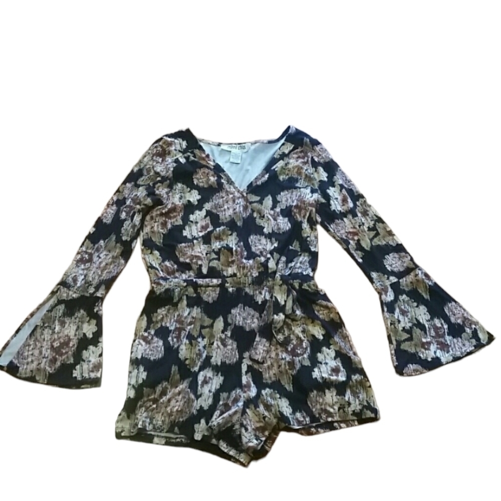 MIMI CHICA ROMPER BELL SLEEVES  JUMPSUIT